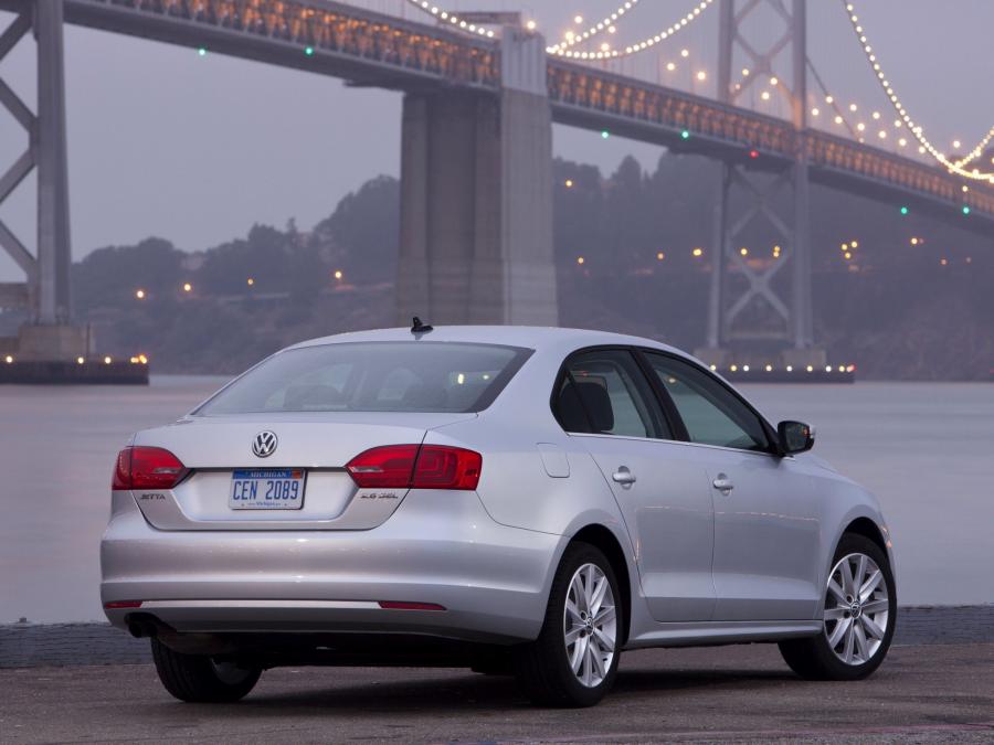  Volkswagen Jetta 2010 года  (US) (фото 41 из 52)